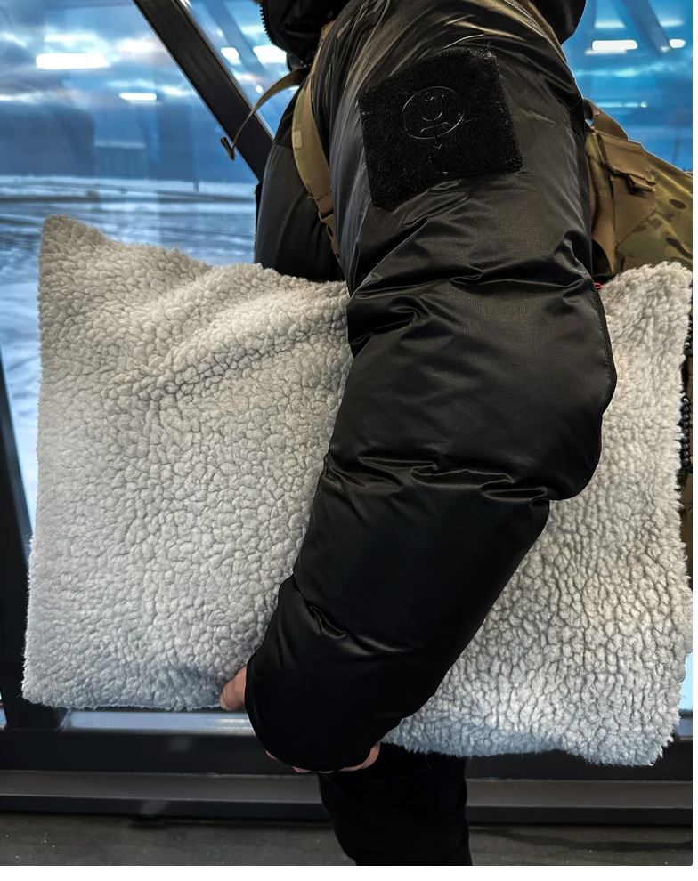 Dryrobe Cushion Cover ===Red/Black===