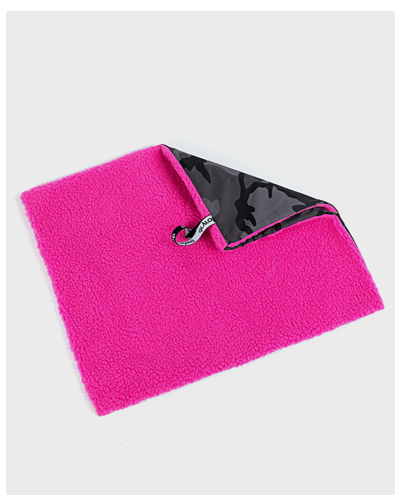 Dryrobe Cushion Cover ===Black Camo /Pink===CLEAR