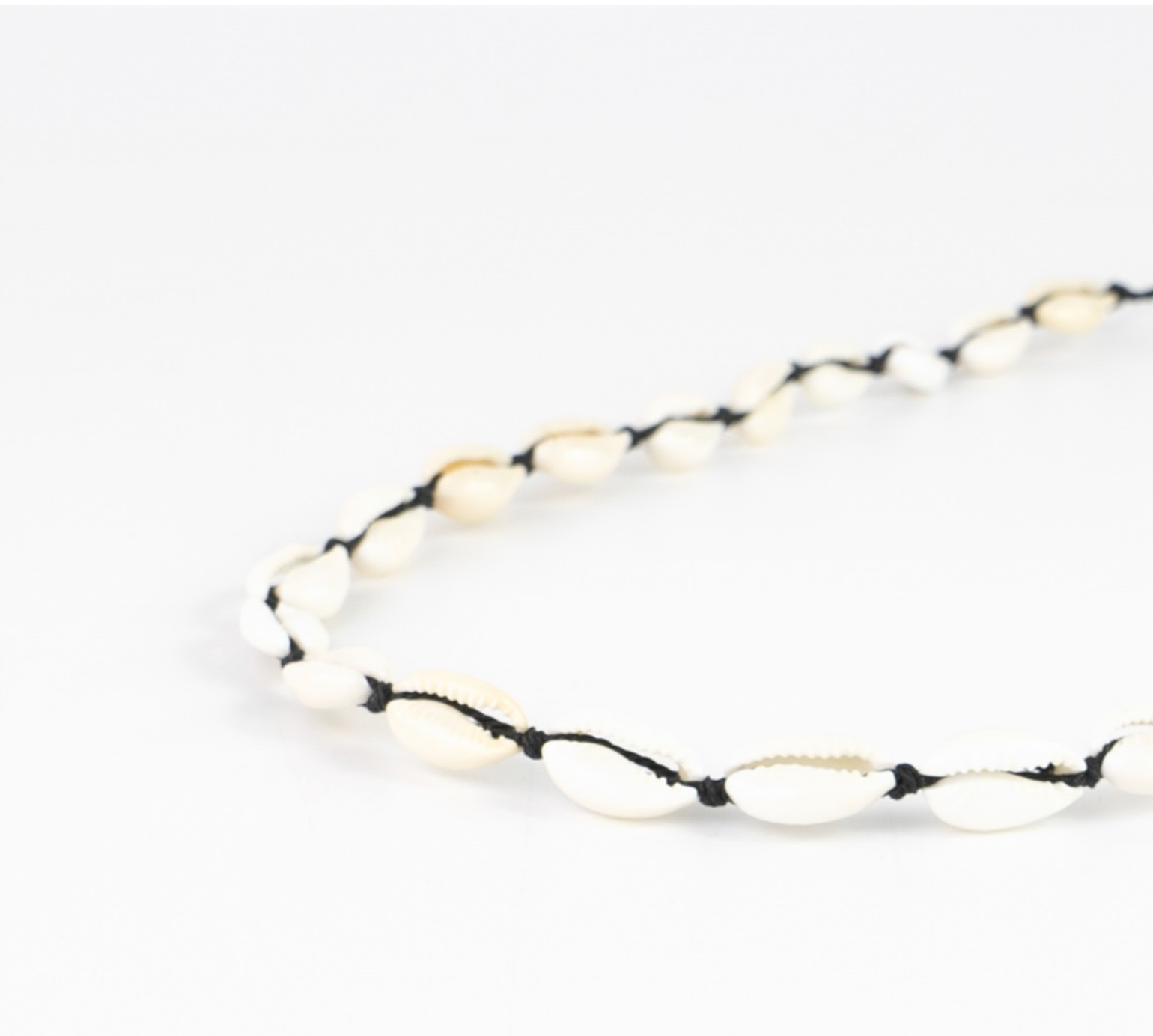 PINEAPPLE LIVADI COWRIE SHELL CHOKER NECKLACE- COWC-001