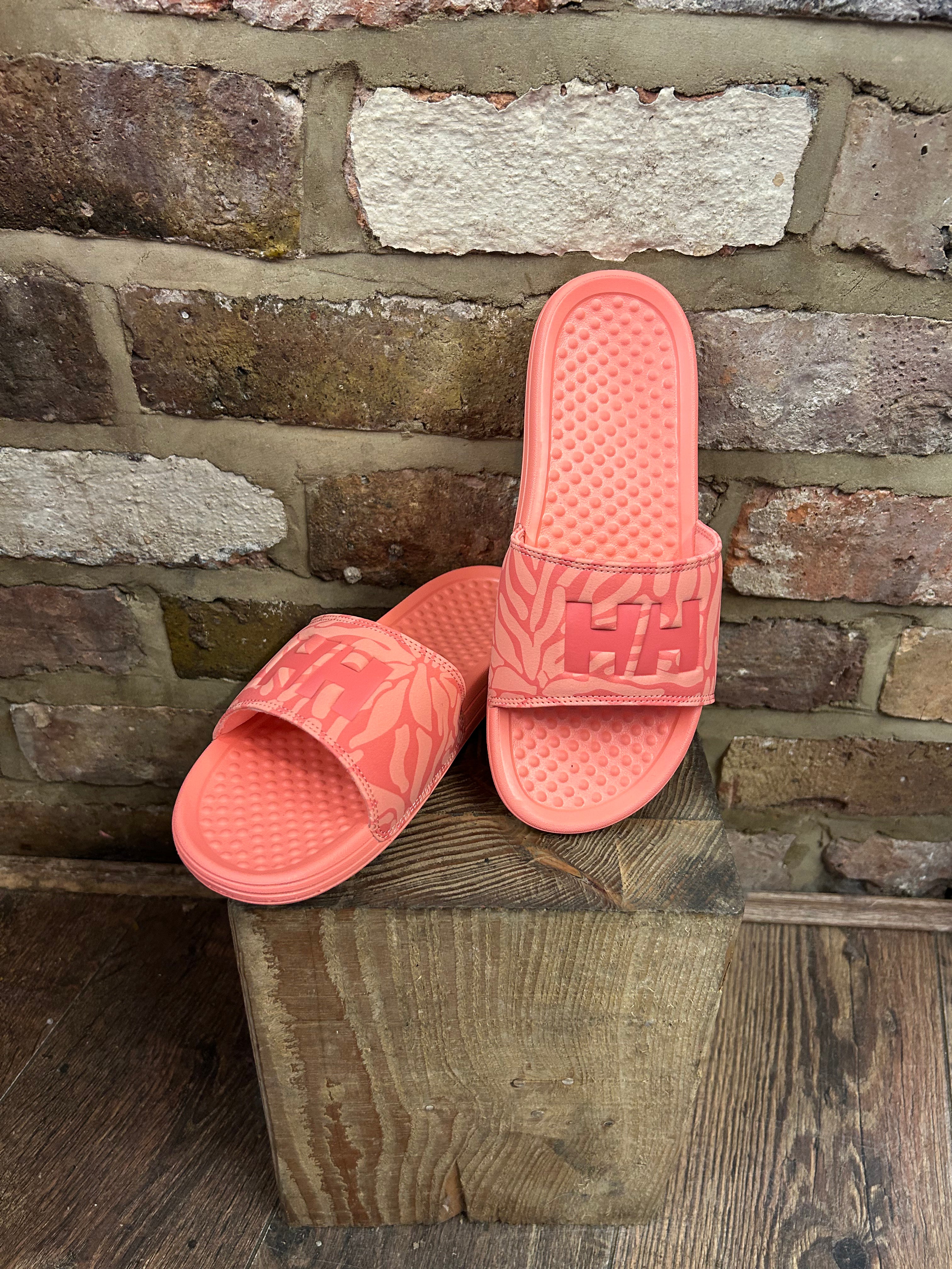 Helly Hansen coral sliders