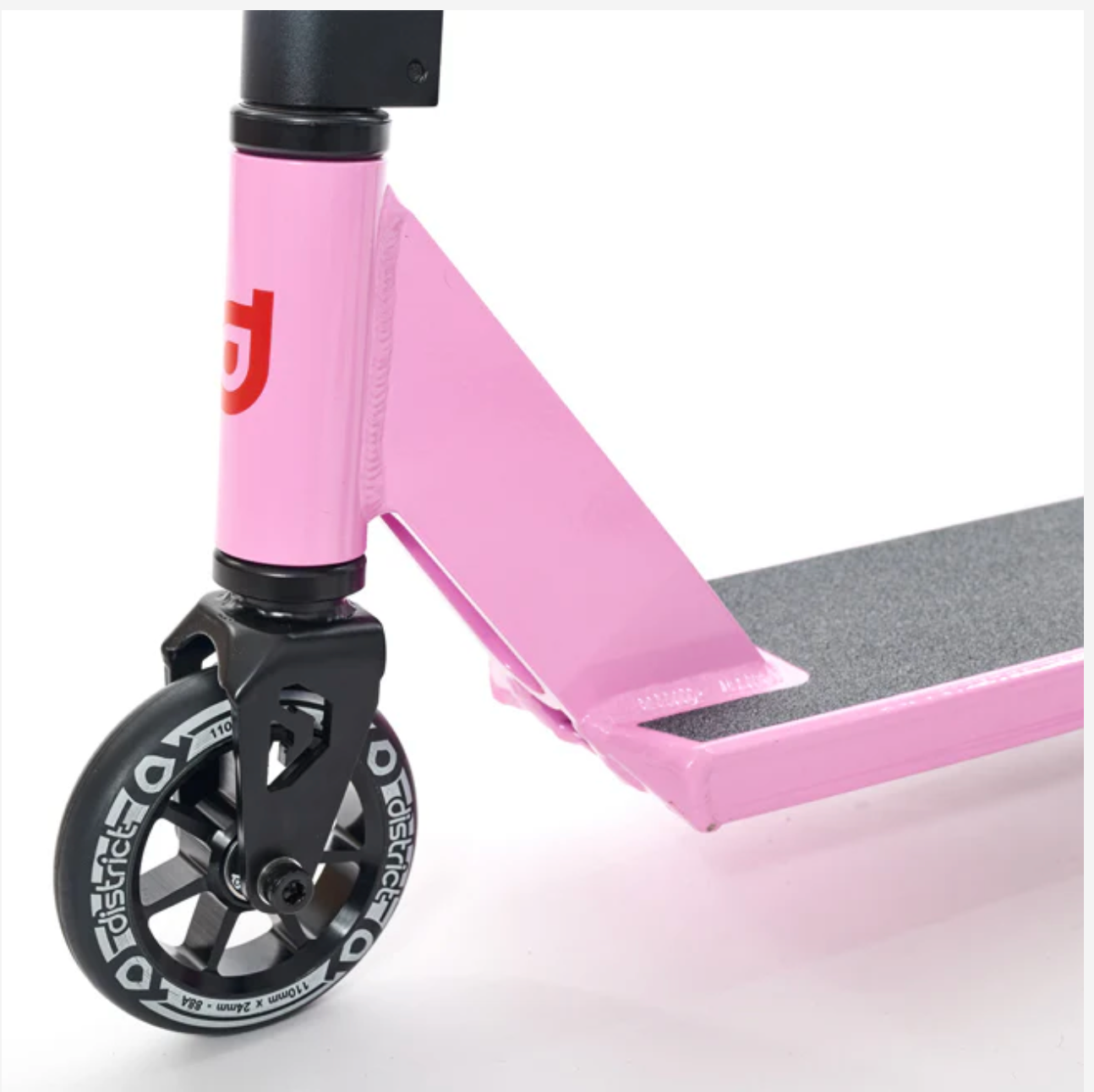 District titus complete scooter - pink / black